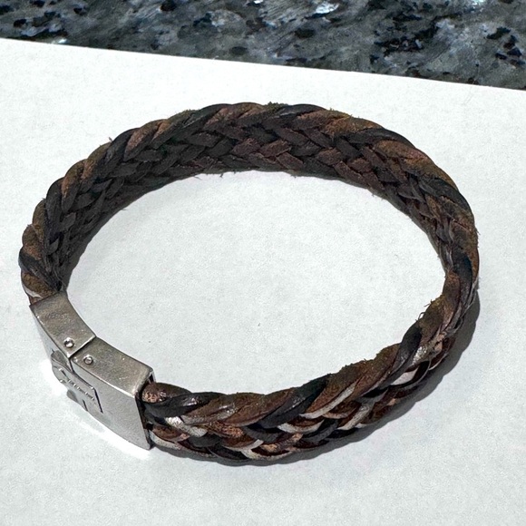 🧩 Fossil Tri-Colour Braided Leather Bracelet – Edgy & Effortlessly Cool 🖤✨ - Picture 13 of 16